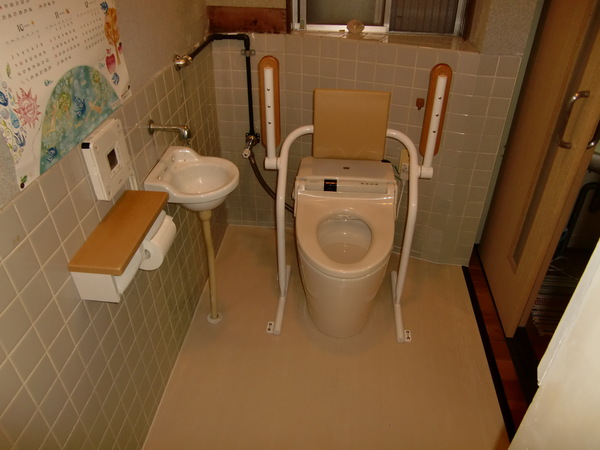 門司区　車椅子で入れるトイレ